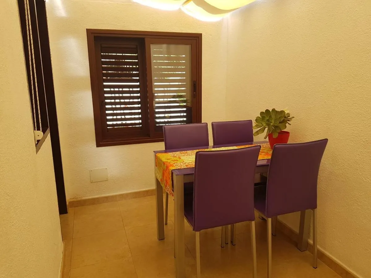Vivienda Vacacional la Palmera Playa Cancajos.- BreNa Baja  España