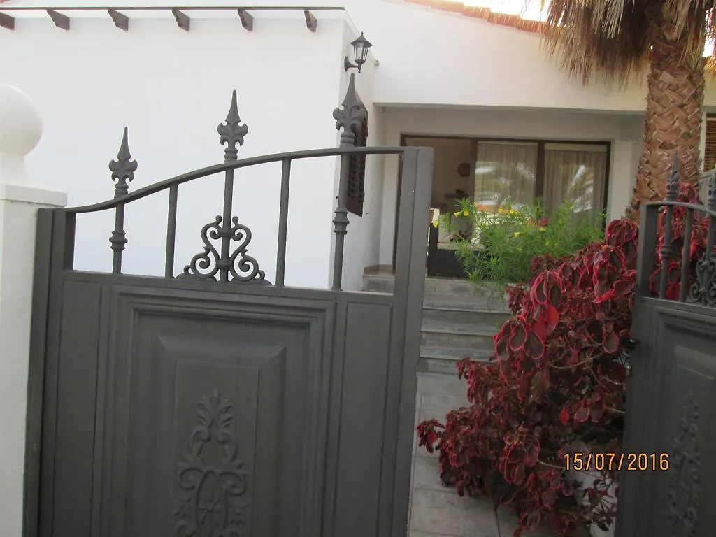 Vivienda Vacacional la Palmera Playa Cancajos.- BreNa Baja  Apartamento